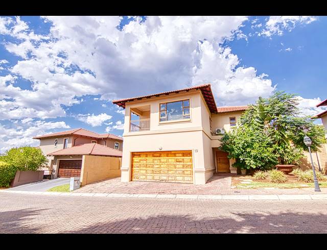 4 BEDROOM GATED ESTATE RENTED IN BROADACRES